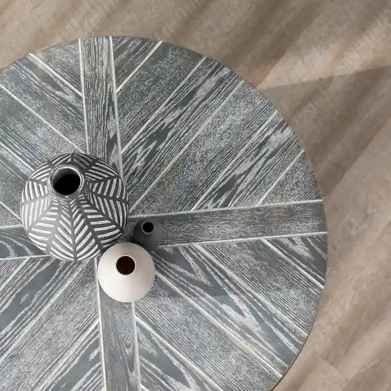 Table basse ronde rustique industrielle SEI Furniture Kenya en bois avec étagère