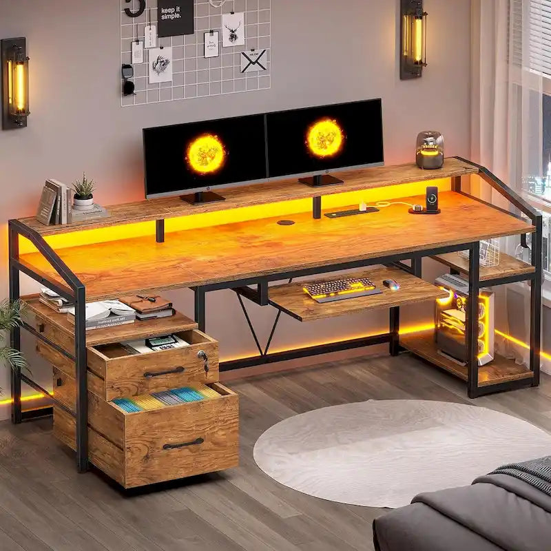 Bureau de jeu et de travail en L de 63 po avec lumière DEL, prise de courant et tiroirs verrouillables – Brun / Gris / Noir, 1 personne